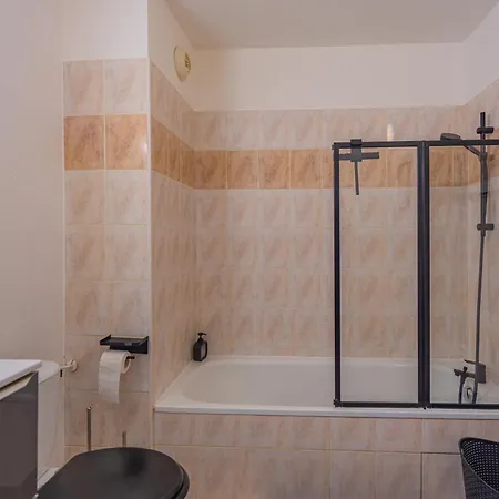 Equipe A 3 Min Gare Annemasse - Ideal Famille Ou Pro - Parking Inclus Lejlighed Ville-la-Grand